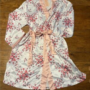 NWT-Feminine Bridgerton Floral Print Charmeuse Robe In Blush Lightweight W-S/M